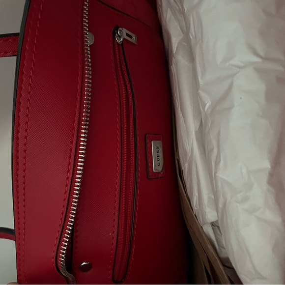 NWOT Guess Delaney Red with Black Trim Medium Classic Tote Bag - Picture 3 of 10